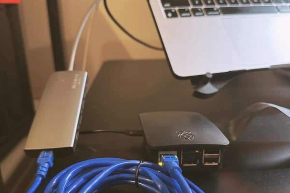 how to connect raspberry pi via ethernet
